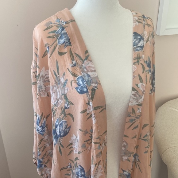 Aritzia Tops | Talula Kimono Blouse | Floral - Picture 2 of 6